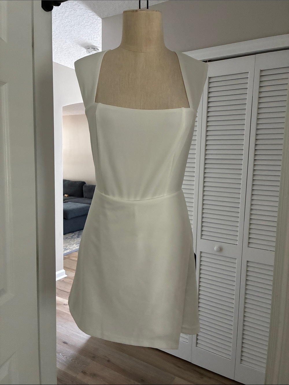 Lulu’s Elegant White Square-Neck Women’s romper skort